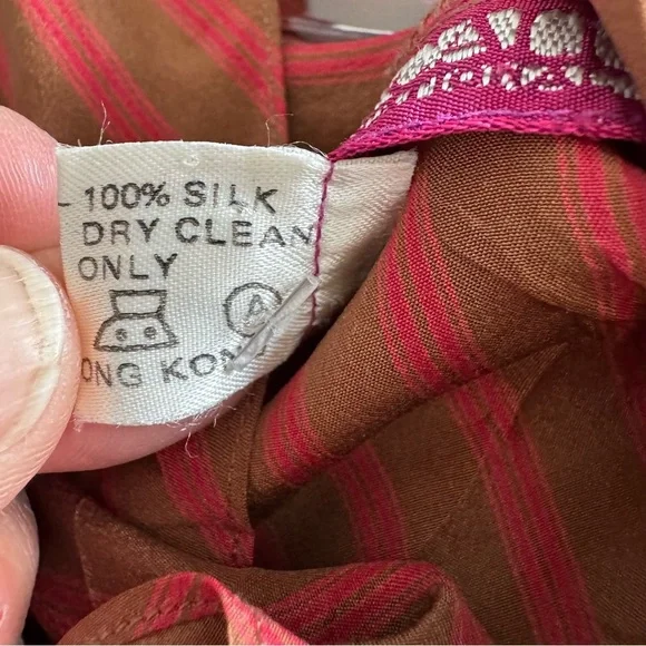 100%Silk Chantal Scall Tie-Neck Blouse -Made in Hong Kong-size 8 - Picture 3 of 9